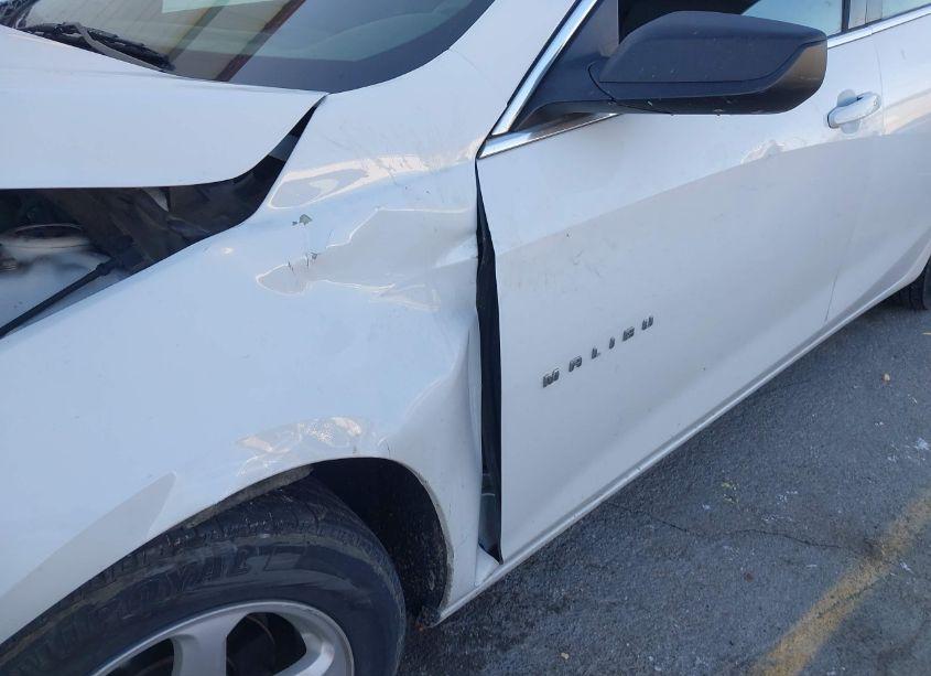 Photo 6 of 2017 Chevrolet Malibu LS (VIN 1G1ZB5ST8HF236046)