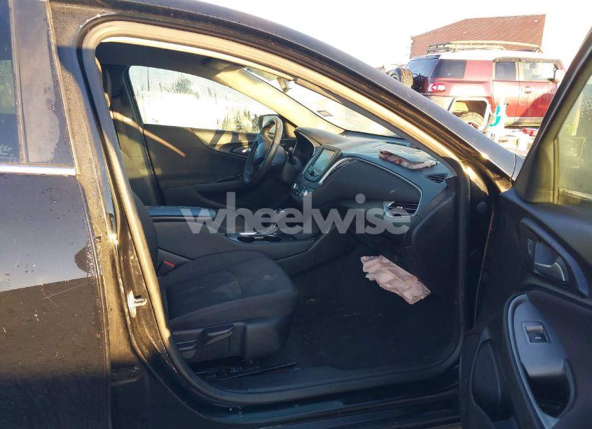 Photo 5 of 2017 Chevrolet Malibu LS (VIN 1G1ZB5ST8HF265241)