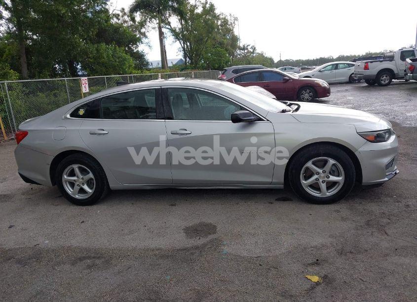 Photo 13 of 2017 Chevrolet Malibu LS (VIN 1G1ZB5ST8HF266955)