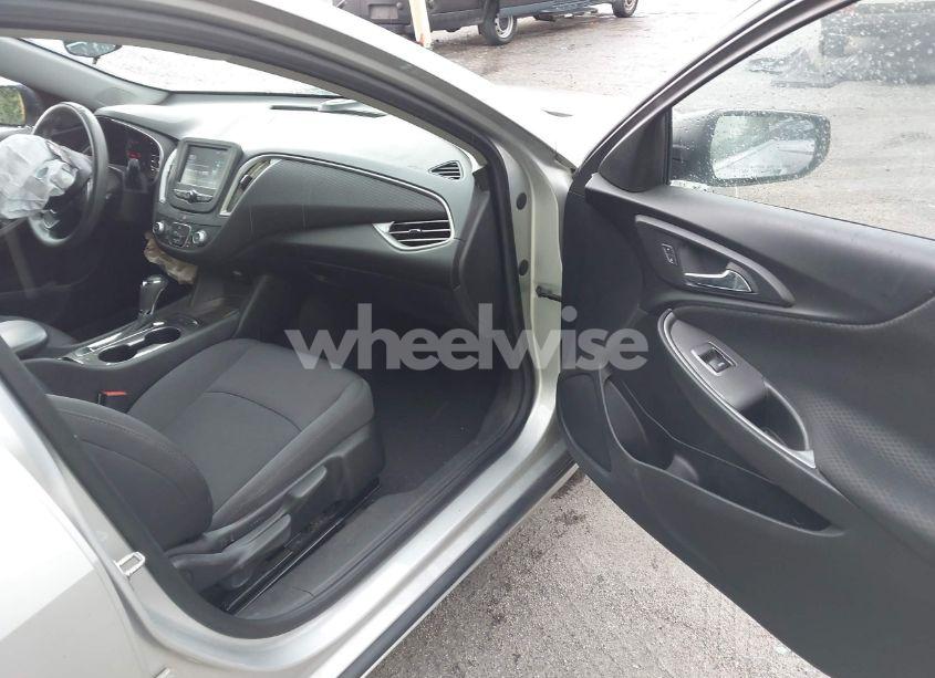 Photo 5 of 2017 Chevrolet Malibu LS (VIN 1G1ZB5ST8HF266955)