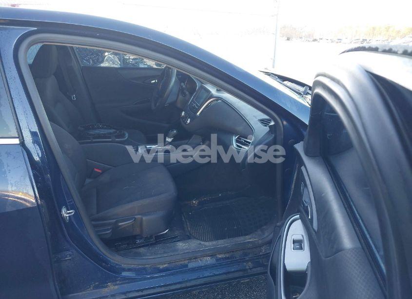 Photo 5 of 2017 Chevrolet Malibu LS (VIN 1G1ZB5ST8HF275946)