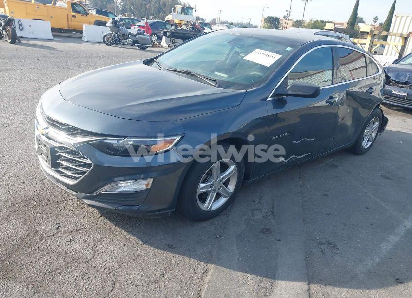 Photo 2 of 2019 Chevrolet Malibu 1LS (VIN 1G1ZB5ST8KF123950)
