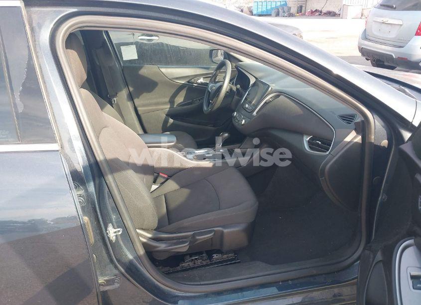 Photo 5 of 2019 Chevrolet Malibu 1LS (VIN 1G1ZB5ST8KF123950)