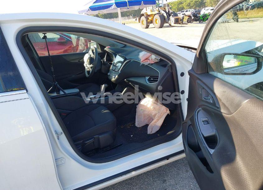 Photo 5 of 2019 Chevrolet Malibu 1LS (VIN 1G1ZB5ST8KF223370)