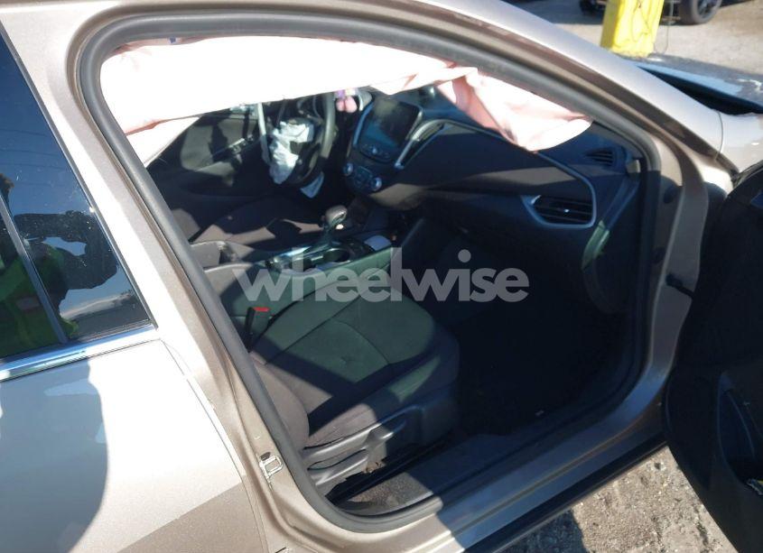 Photo 5 of 2022 Chevrolet Malibu (VIN 1G1ZB5ST8NF186292)