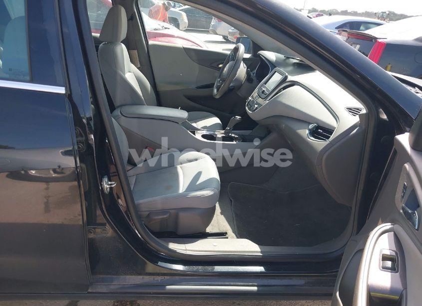 Photo 5 of 2016 Chevrolet Malibu LS (VIN 1G1ZB5ST9GF210764)