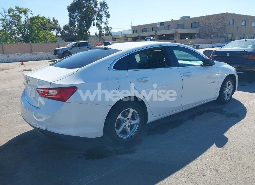 Photo 4 of 2017 Chevrolet Malibu LS (VIN 1G1ZB5ST9HF132813)