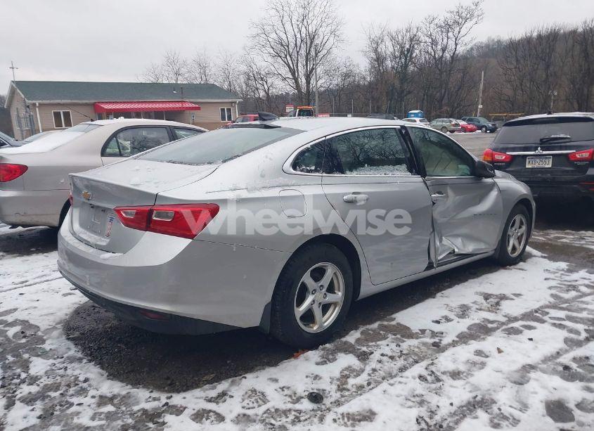 Photo 4 of 2017 Chevrolet Malibu LS (VIN 1G1ZB5ST9HF140085)