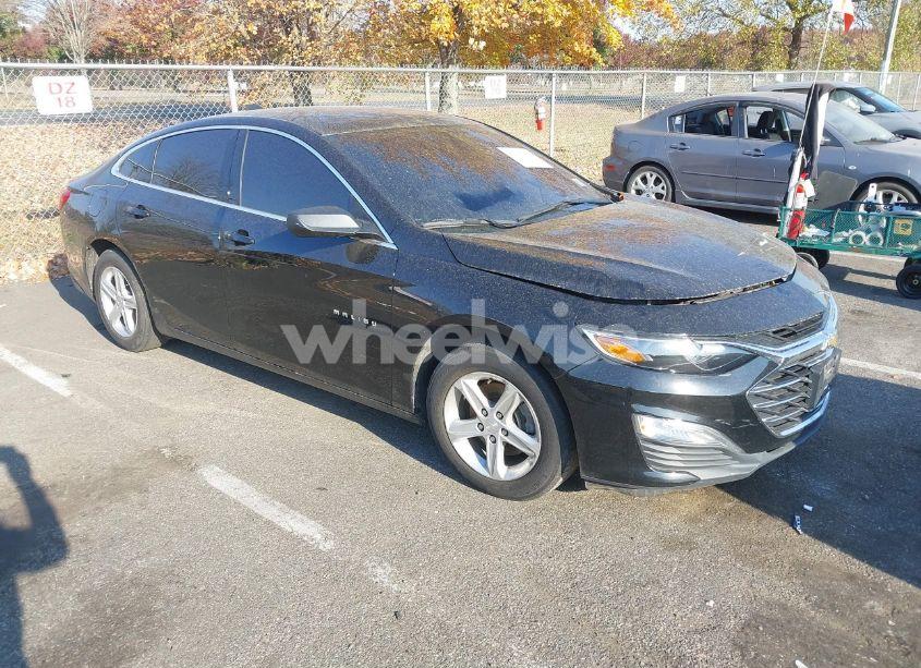2019 Chevrolet Malibu LS (VIN 1G1ZB5ST9KF189746) main photo
