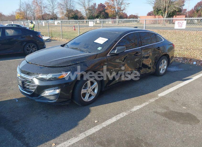 Photo 2 of 2019 Chevrolet Malibu LS (VIN 1G1ZB5ST9KF189746)