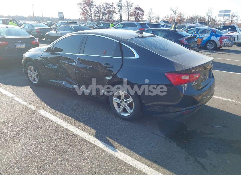 Photo 3 of 2019 Chevrolet Malibu LS (VIN 1G1ZB5ST9KF189746)
