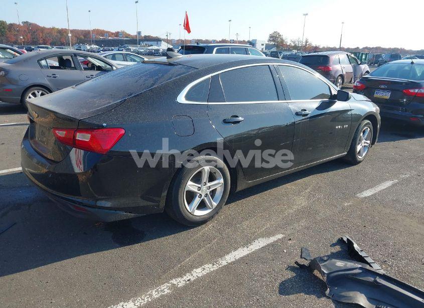 Photo 4 of 2019 Chevrolet Malibu LS (VIN 1G1ZB5ST9KF189746)