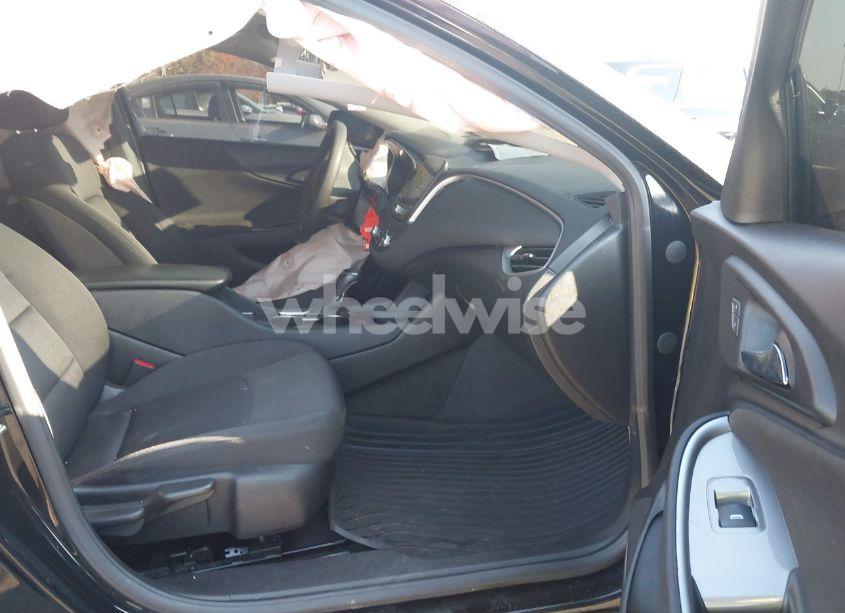 Photo 5 of 2019 Chevrolet Malibu LS (VIN 1G1ZB5ST9KF189746)