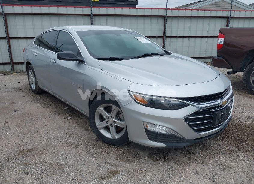 2020 Chevrolet Malibu FWD LS (VIN 1G1ZB5ST9LF010249) main photo