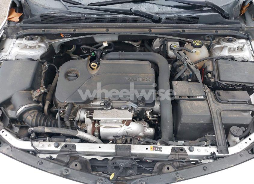 Photo 10 of 2020 Chevrolet Malibu FWD LS (VIN 1G1ZB5ST9LF010249)