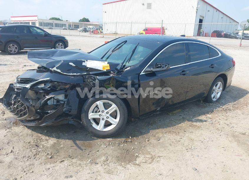 Photo 2 of 2020 Chevrolet Malibu FWD LS (VIN 1G1ZB5ST9LF010381)