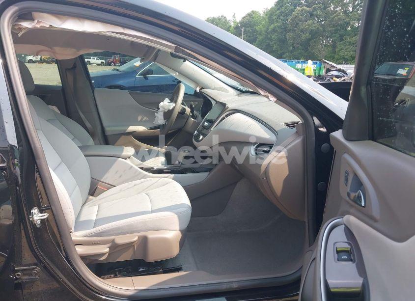 Photo 5 of 2020 Chevrolet Malibu FWD LS (VIN 1G1ZB5ST9LF010381)