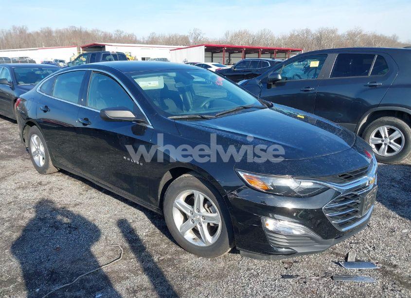 2020 Chevrolet Malibu FWD LS (VIN 1G1ZB5ST9LF138765) main photo