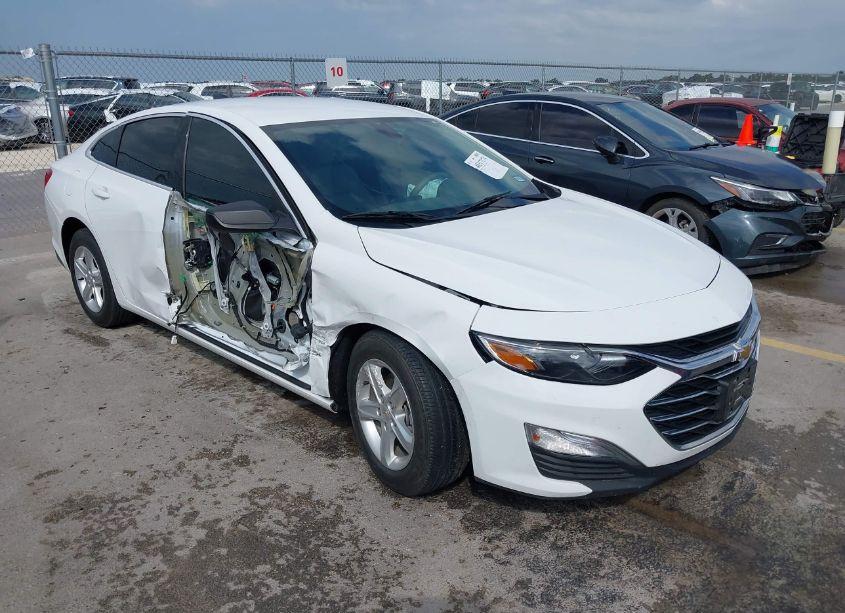 2022 Chevrolet Malibu FWD LS (VIN 1G1ZB5ST9NF185927) main photo