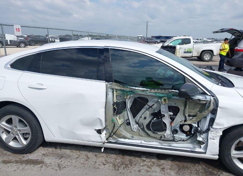 Photo 13 of 2022 Chevrolet Malibu FWD LS (VIN 1G1ZB5ST9NF185927)