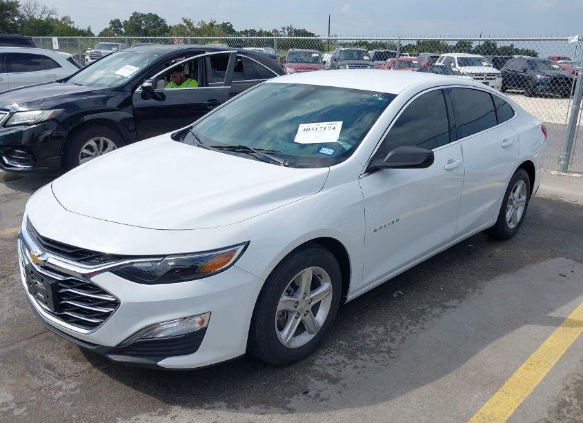 Photo 2 of 2022 Chevrolet Malibu FWD LS (VIN 1G1ZB5ST9NF185927)