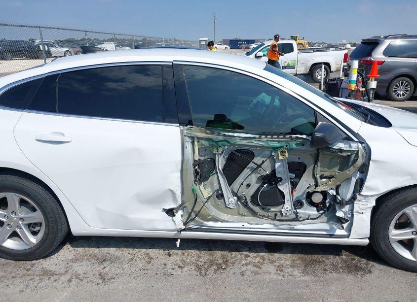 Photo 6 of 2022 Chevrolet Malibu FWD LS (VIN 1G1ZB5ST9NF185927)