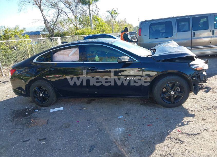 Photo 13 of 2022 Chevrolet Malibu FWD LS (VIN 1G1ZB5ST9NF212656)