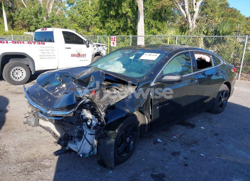 Photo 2 of 2022 Chevrolet Malibu FWD LS (VIN 1G1ZB5ST9NF212656)