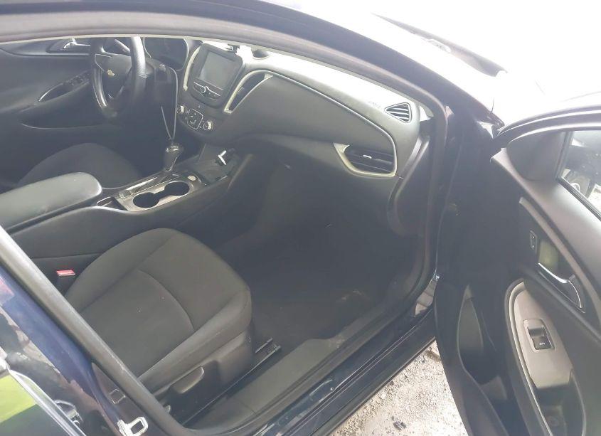 Photo 5 of 2016 Chevrolet Malibu LS (VIN 1G1ZB5STXGF275820)