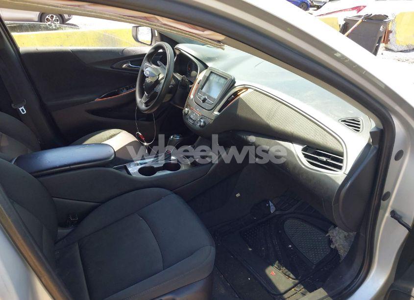 Photo 5 of 2016 Chevrolet Malibu LS (VIN 1G1ZB5STXGF286381)