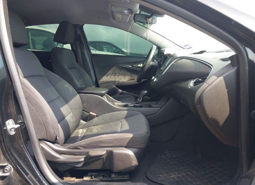 Photo 5 of 2016 Chevrolet Malibu LS (VIN 1G1ZB5STXGF309433)