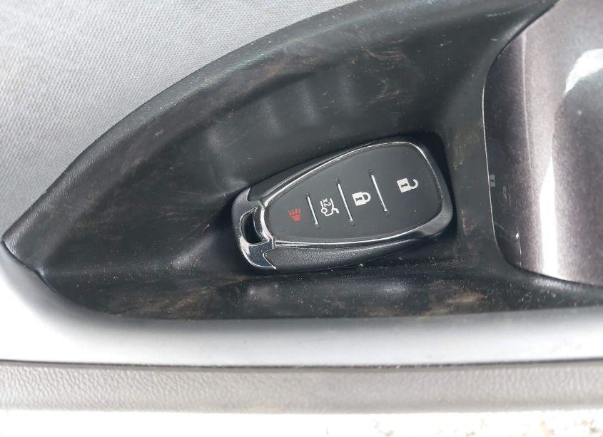 Photo 11 of 2016 Chevrolet Malibu LS (VIN 1G1ZB5STXGF310923)