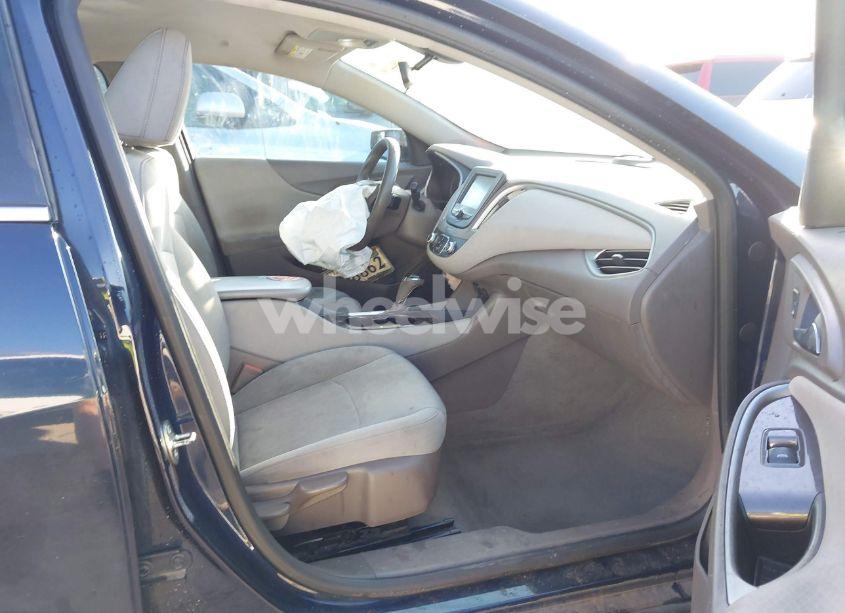 Photo 5 of 2017 Chevrolet Malibu LS (VIN 1G1ZB5STXHF106379)