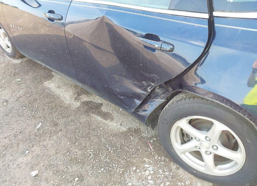 Photo 6 of 2017 Chevrolet Malibu LS (VIN 1G1ZB5STXHF123750)