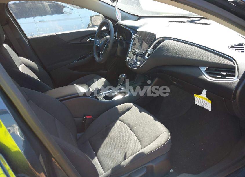 Photo 5 of 2019 Chevrolet Malibu 1LS (VIN 1G1ZB5STXKF132892)