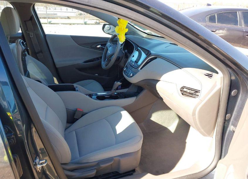 Photo 5 of 2019 Chevrolet Malibu 1LS (VIN 1G1ZB5STXKF145612)