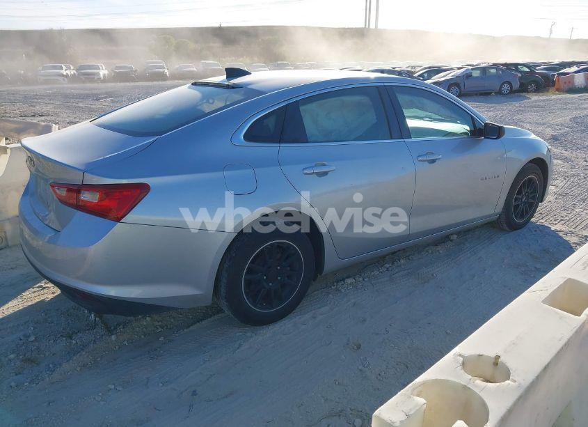 Photo 4 of 2019 Chevrolet Malibu 1LS (VIN 1G1ZB5STXKF173359)