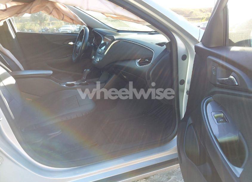 Photo 5 of 2019 Chevrolet Malibu 1LS (VIN 1G1ZB5STXKF173359)