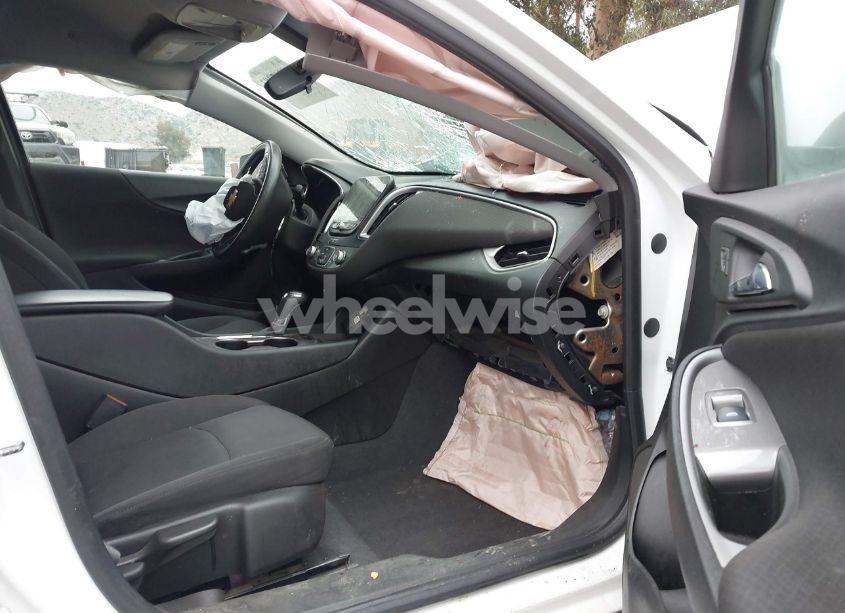 Photo 5 of 2019 Chevrolet Malibu 1LS (VIN 1G1ZB5STXKF220180)