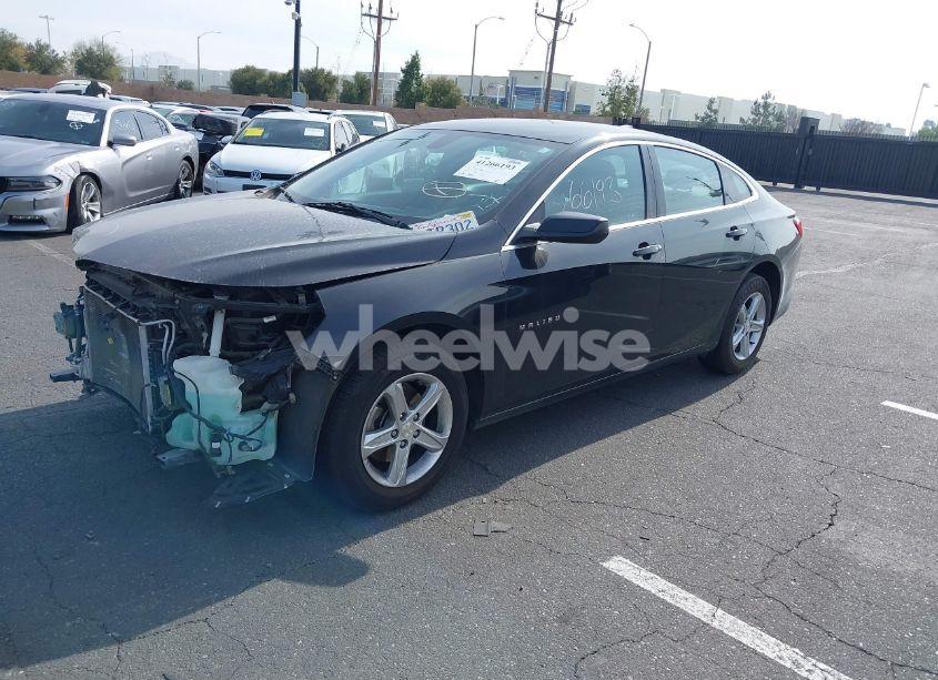 Photo 2 of 2020 Chevrolet Malibu FWD LS (VIN 1G1ZB5STXLF114300)