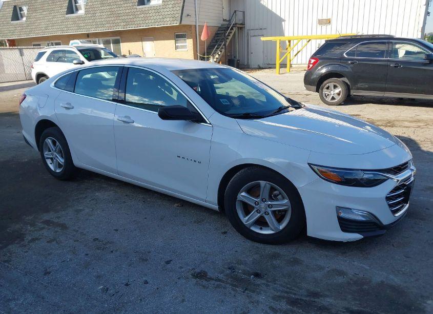 2021 Chevrolet Malibu FWD LS (VIN 1G1ZB5STXMF040121) main photo