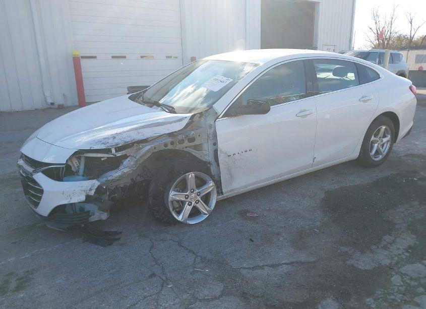 Photo 2 of 2021 Chevrolet Malibu FWD LS (VIN 1G1ZB5STXMF040121)