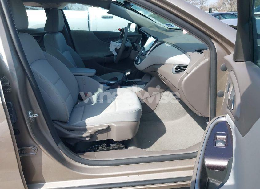 Photo 5 of 2024 Chevrolet Malibu FWD LS (VIN 1G1ZB5STXRF103242)