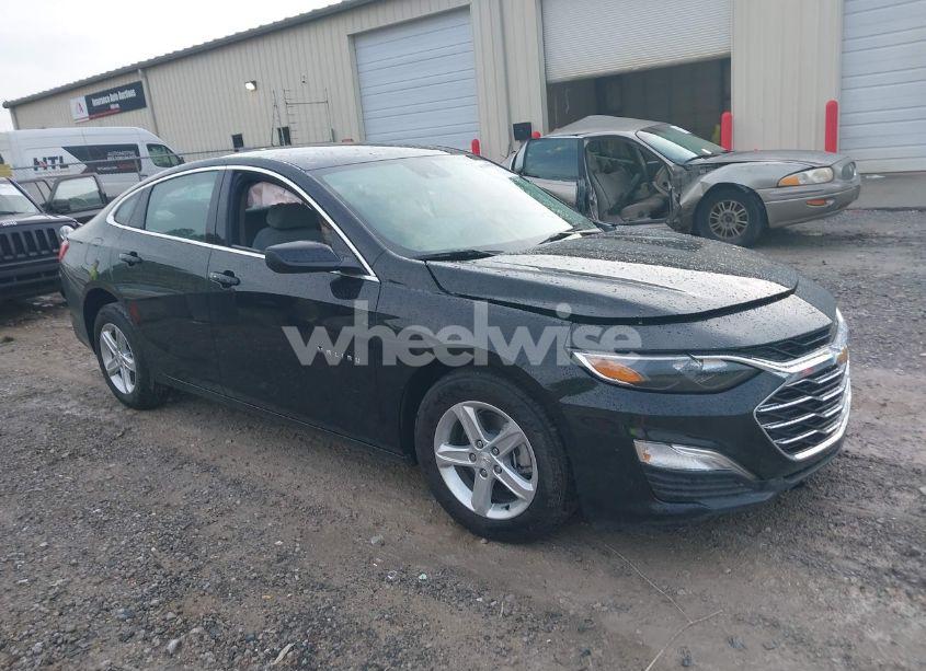 2025 Chevrolet Malibu FWD LS (VIN 1G1ZB5STXSF110018) main photo