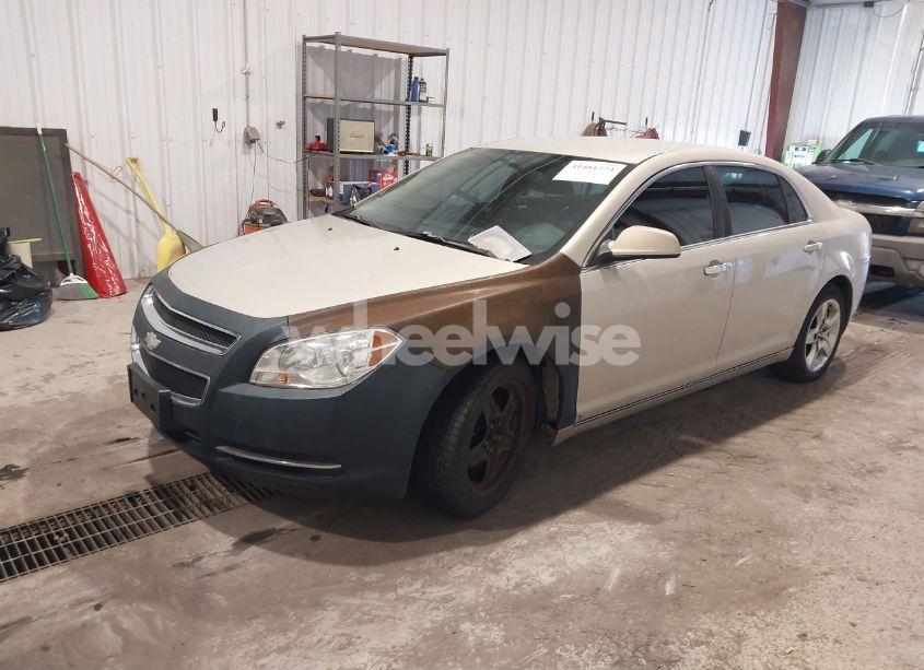 Photo 2 of 2010 Chevrolet Malibu LT (VIN 1G1ZC5E00AF115189)