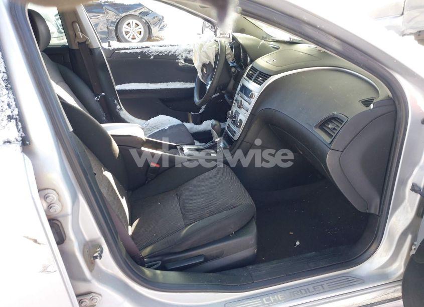 Photo 5 of 2010 Chevrolet Malibu LT (VIN 1G1ZC5E06AF178989)