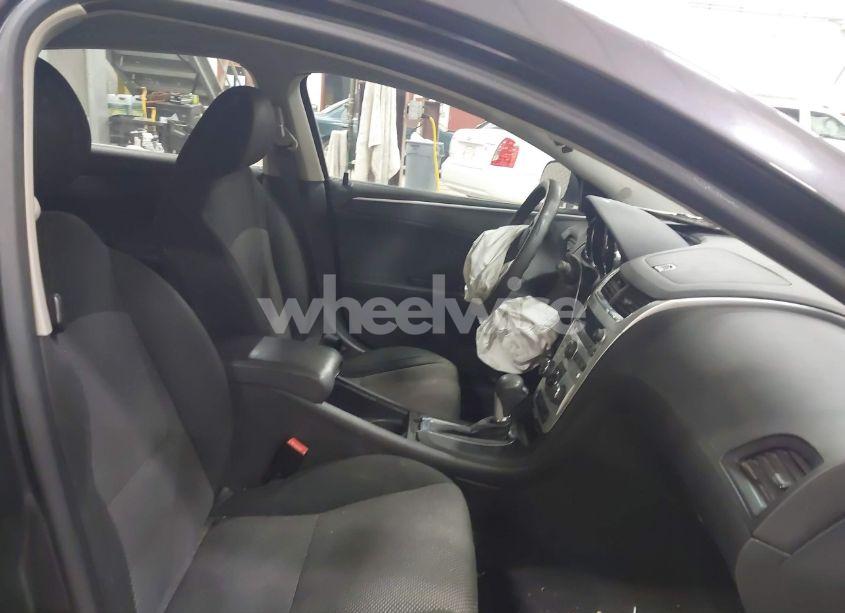 Photo 5 of 2012 Chevrolet Malibu 1LT (VIN 1G1ZC5E07CF373843)