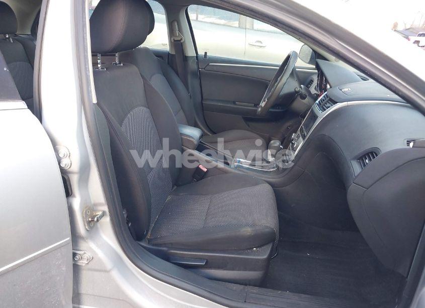 Photo 5 of 2011 Chevrolet Malibu 1LT (VIN 1G1ZC5E10BF126302)