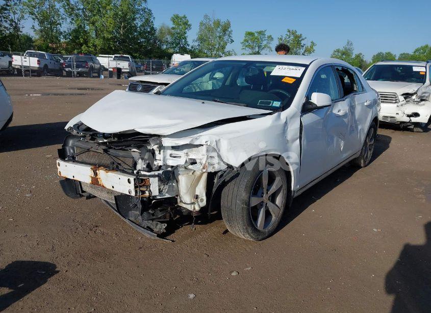 Photo 2 of 2011 Chevrolet Malibu 1LT (VIN 1G1ZC5E12BF117570)