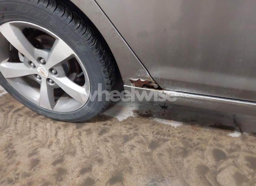 Photo 6 of 2011 Chevrolet Malibu 1LT (VIN 1G1ZC5E13BF233473)